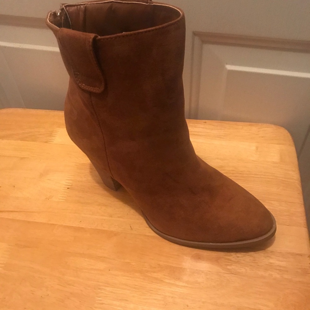 Booties-Standard, average width - Picture 3 of 3